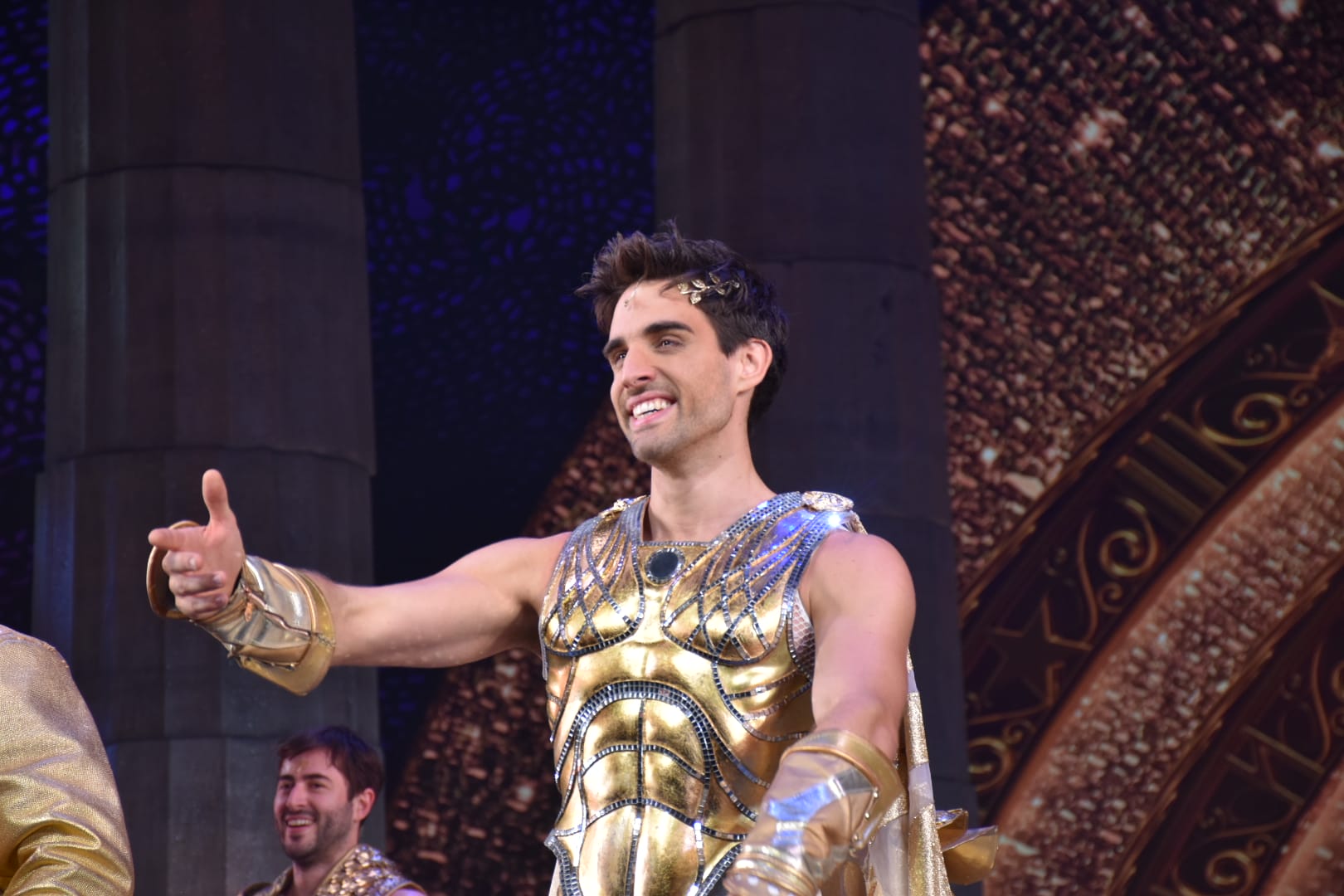 Disney Musical "Hercules" Philipp Büttner meistert die Rolle des