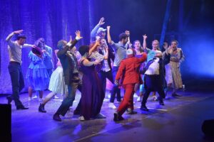 "Footloose"-Premiere in Bremen: Überragende Hauptdarsteller, ein starkes Trio und ein Rückkehrer » Footloose