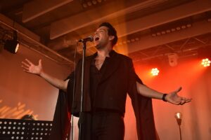 "Musical Monday": Kristin Backes und Christoph Apfelbeck begeistern mit erstklassigem Gesang und viel Humor » Musical Monday
