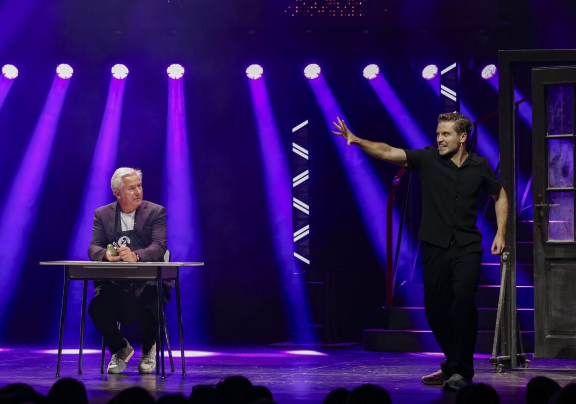 Deutscher Musical Theater Preis 2024 - Die Gala im Theater des Westens in Berlin, am 21.10.2024. 

Die Preisverleihung auf der Bühne im Theater des Westens.

Der Deutsche Musical Theater Preis ist einer der wichtigsten Bühnenpreise Deutschlands und zudem die einzige Auszeichnung für deutschsprachige Musicals, die von Profis an Profis verliehen wird. In 16 Kategorien nominiert die Deutsche Musical Akademie herausragende deutschsprachige Musicalproduktionen aus der Spielzeit 2023/2024 und lobt einen Ehrenpreis aus. Der Deutsche Musical Theater Preis wird am 21. Oktober im Rahmen einer großen Gala im Theater des Westens in Berlin verliehen. Durch den Abend führt Jannik Schümann. Zur Preisverleihung sind zahlreiche prominente Gäste aus Kultur, Politik und Show-Business eingeladen.
Photo: Deutsche Musical Akademie/mmacm.com