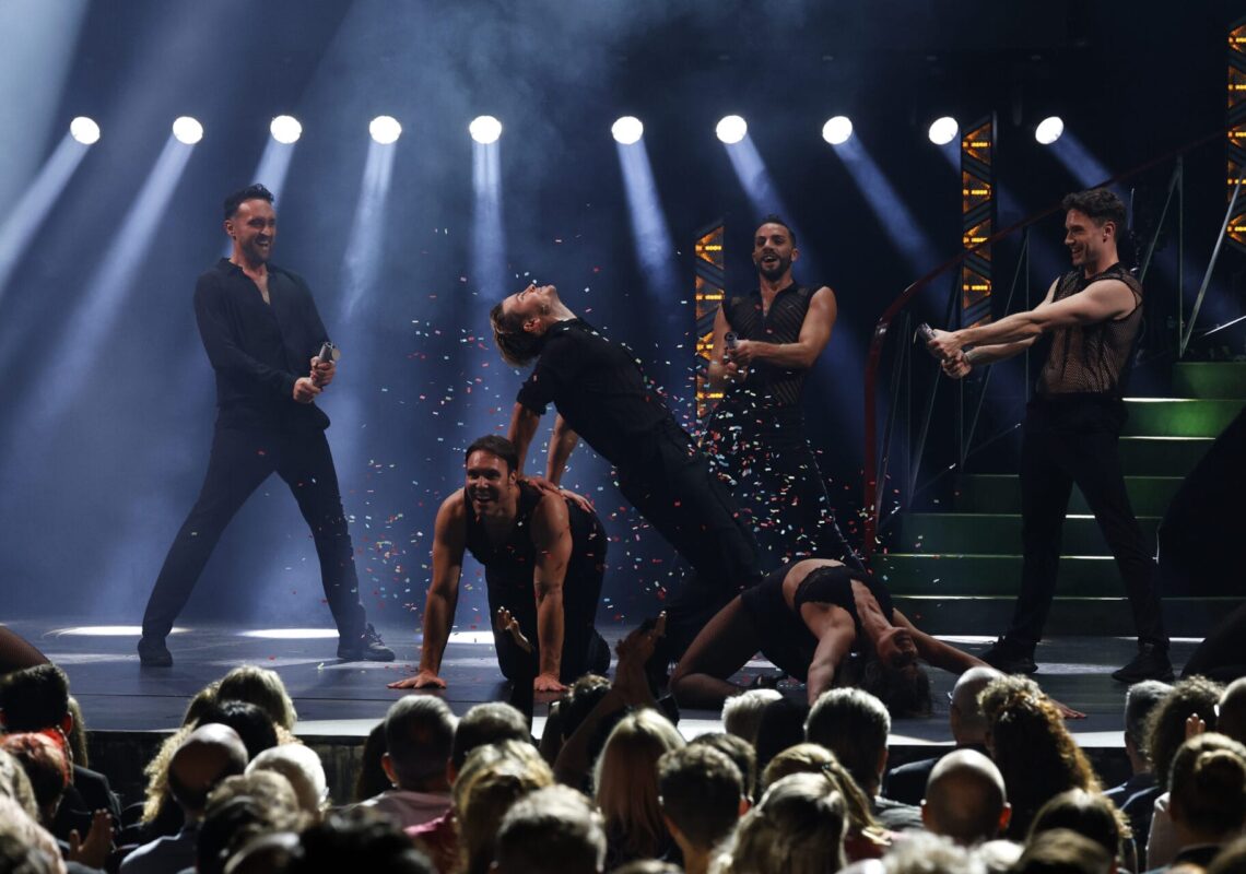 Deutscher Musical Theater Preis 2024 - Die Gala im Theater des Westens in Berlin, am 21.10.2024. 

Die Preisverleihung auf der Bhne im Theater des Westens.

Der Deutsche Musical Theater Preis ist einer der wichtigsten Bu?hnenpreise Deutschlands und zudem die einzige Auszeichnung fu?r deutschsprachige Musicals, die von Profis an Profis verliehen wird. In 16 Kategorien nominiert die Deutsche Musical Akademie herausragende deutschsprachige Musicalproduktionen aus der Spielzeit 2023/2024 und lobt einen Ehrenpreis aus. Der Deutsche Musical Theater Preis wird am 21. Oktober im Rahmen einer gro§en Gala im Theater des Westens in Berlin verliehen. Durch den Abend fu?hrt Jannik Schmann. Zur Preisverleihung sind zahlreiche prominente Ga?ste aus Kultur, Politik und Show-Business eingeladen.
Photo: Deutsche Musical Akademie/mmacm.com