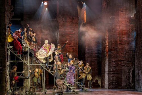 paepstin_2024_1er_akt-cast(c)spotlight_musicals_michael_werthmueller_peter_scholz