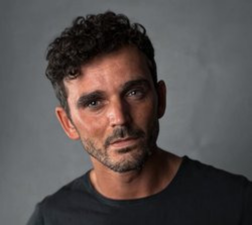Sascha Hödl über seine Rolle in der Musical-Komödie "Ganz Paris träumt von der Liebe"