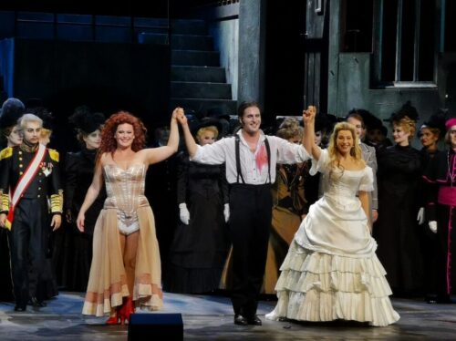 screenshot-2024-06-20-at-18-02-13-alexander-klaws-lehrt-im-musical-jekyll-&-hyde-in-darmstadt-den-zuschauern-das-fuerchten