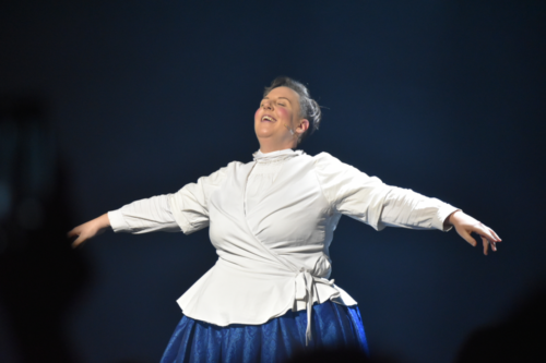 Steffi Irmen liefert in "Die Amme" eine urkomische One-Woman-Show