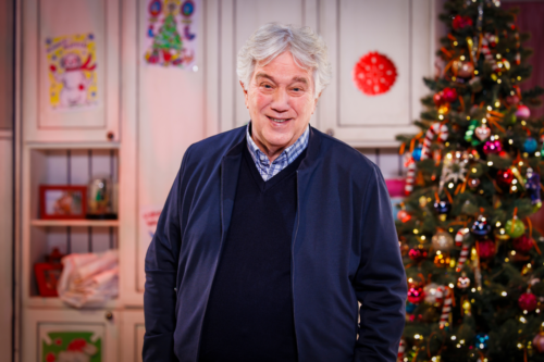 "Weihnachtsbäckerei"-Kindertag im Schmidts Tivoli in Hamburg mit Rolf Zuckowski