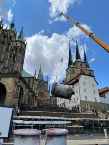 Musical "Anatevka": Die Aufbauarbeiten am Domplatz laufen auf Hochtouren » Anatevka